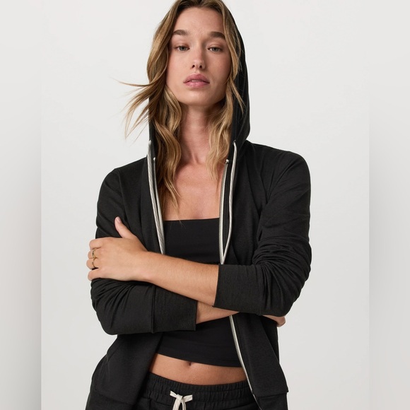 Halo Performance Hoodie 2.0 - Picture 2 of 8